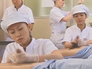 Jepang perawat slurping cum out of hasrat peter