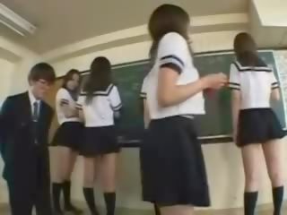 学校 の 娼婦