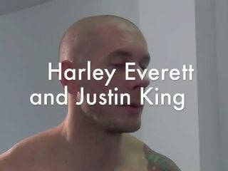 Harley everett और जस्टिन राजा